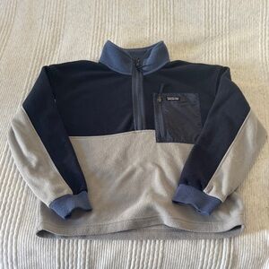 Kid’s Two-Tone Patagonia Fleece Quarter Zip, size XL